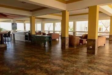 酒店 La Vue Boutique Inn