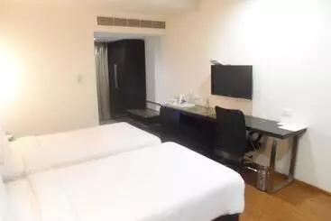 호텔 Minerva Grand Kondapur