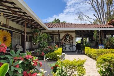 Pension Finca Hotel Villaluzandi