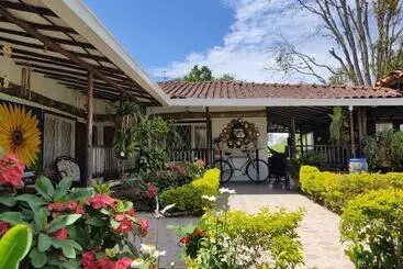 ペンション Finca Hotel Villaluzandi