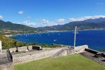 هتل آپارتمان Clara House