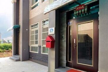 تختخواب و صبحانه Our Home