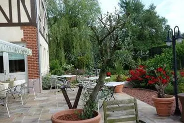 Hotel Logis La Villa Des Houx