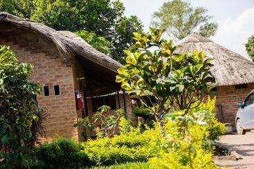 Mkunkhula Baobab Lodge
