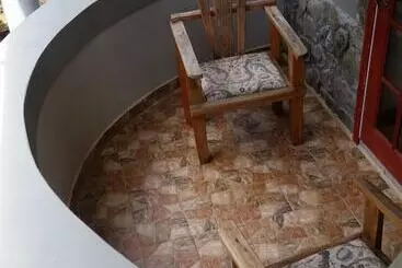 هتل Spring Gardens Resort