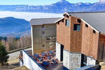 אתר נופש Village Vacances Les Ramayes