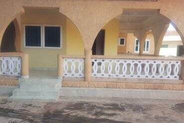 Отель Yelsking Royal Lodge