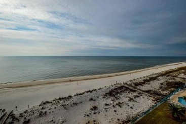 호텔 Ocean House Unit 1805