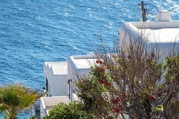 Hotel Pahivouni Studios & Suites