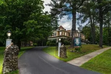 ベッドアンドブレックファースト Rockwell Falls Inn And Wine Bar