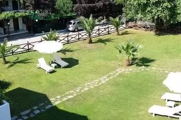 Efrosini Hotel Apartments & Studios