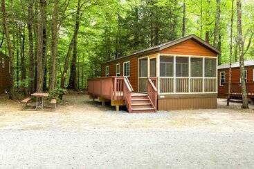 קוטג'' Jellystone Park™ At Birchwood Acres