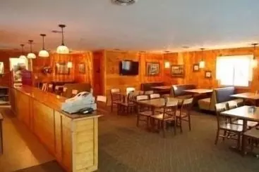 Red Door Resort & Motel