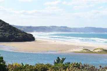 ユースホステル Buccaneers Backpackers