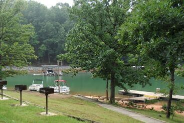 Carolina Landing Rv Resort   Caravan Park