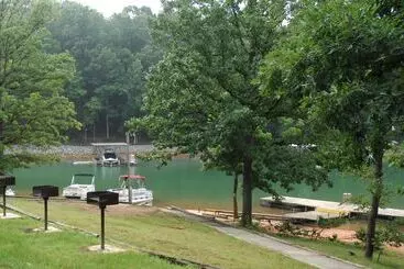 Carolina Landing Rv Resort   Caravan Park