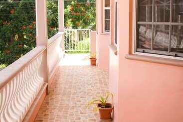 هتل Iso S Bed & Breakfast