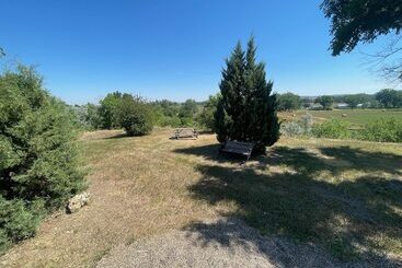 Motelli Riverside Inn