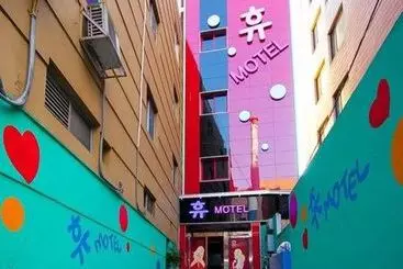 R Motel