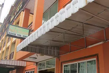 ペンション Aura House