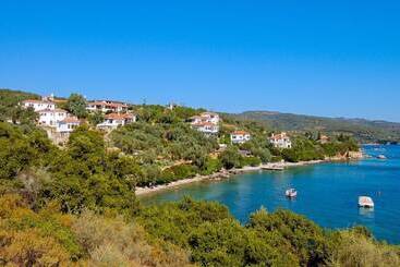 Hotel Diplomats Holidays