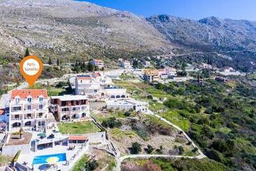 Apartments Sandito