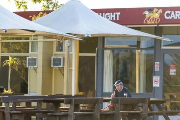 Moruya Waterfront Hotel Motel