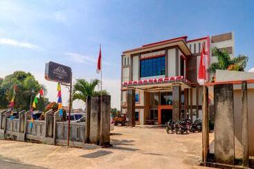 Отель Oyo 90564 Merangin Syariah