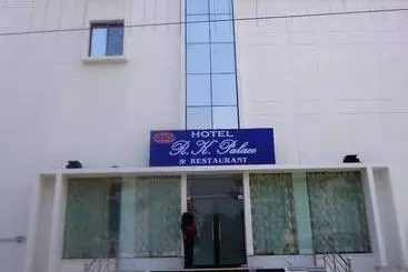 Hotelli R K Palace
