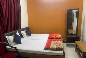 호텔 Narendra Guest House