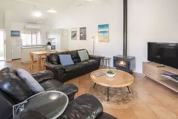 شقة Bayshore Beachside Resort