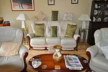 민박 Emerville House