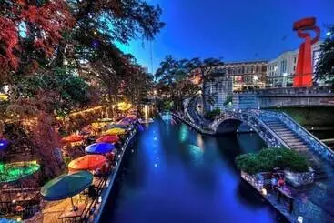 کلبه Fascinating 1br/1 Ba Near Festive Dt And Riverwalk