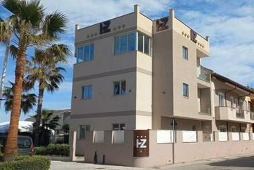 Hz Bed & Breakfast And Apartments