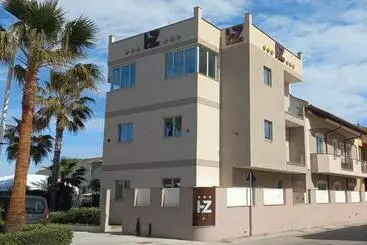 Hz Bed & Breakfast And Apartments