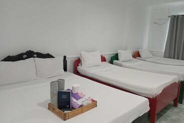 فندق صغير North Shores Inn