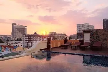 Dhotel Pattaya