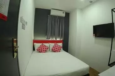Hotel The Red