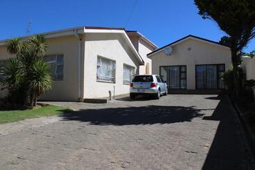 Boikhutsong Bed & Breakfast