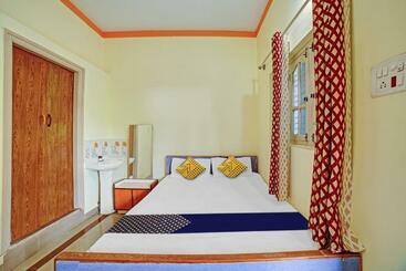Spot On 81199 Hotel Gandharva Hunsur