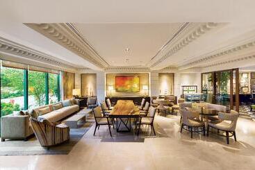 Aruga Apartments By Rockwell Makati