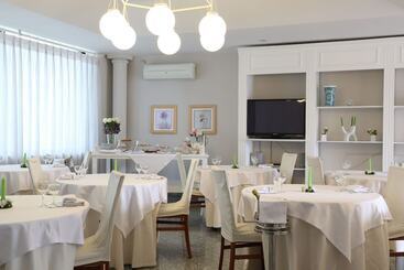 Отель Barbarella