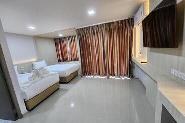 هتل Sananwan Palace