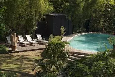 The Henry Hotel Manila