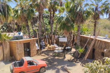 هاستل La Sardina