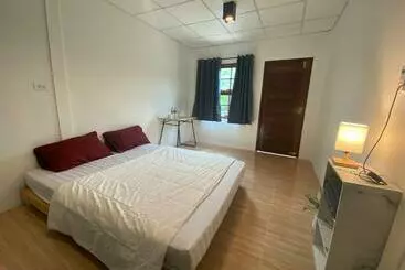 Hostel วังทอง รีสอร์ทลำพญา