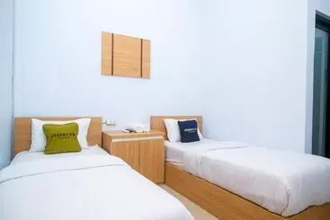 Hotel Urbanview Syariah Wisma Nabil Solo