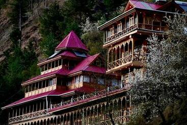 Albergue Odin Stays & Café Tirthan