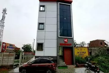Hotel Oyo 81090 Mi Residency
