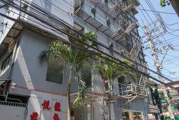 酒店 Loveness Apartelle